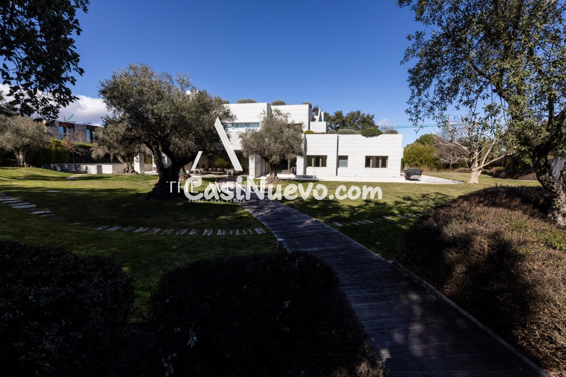 Exclusiva villa con ascensor, parcela paisajística y doble p - foto 5