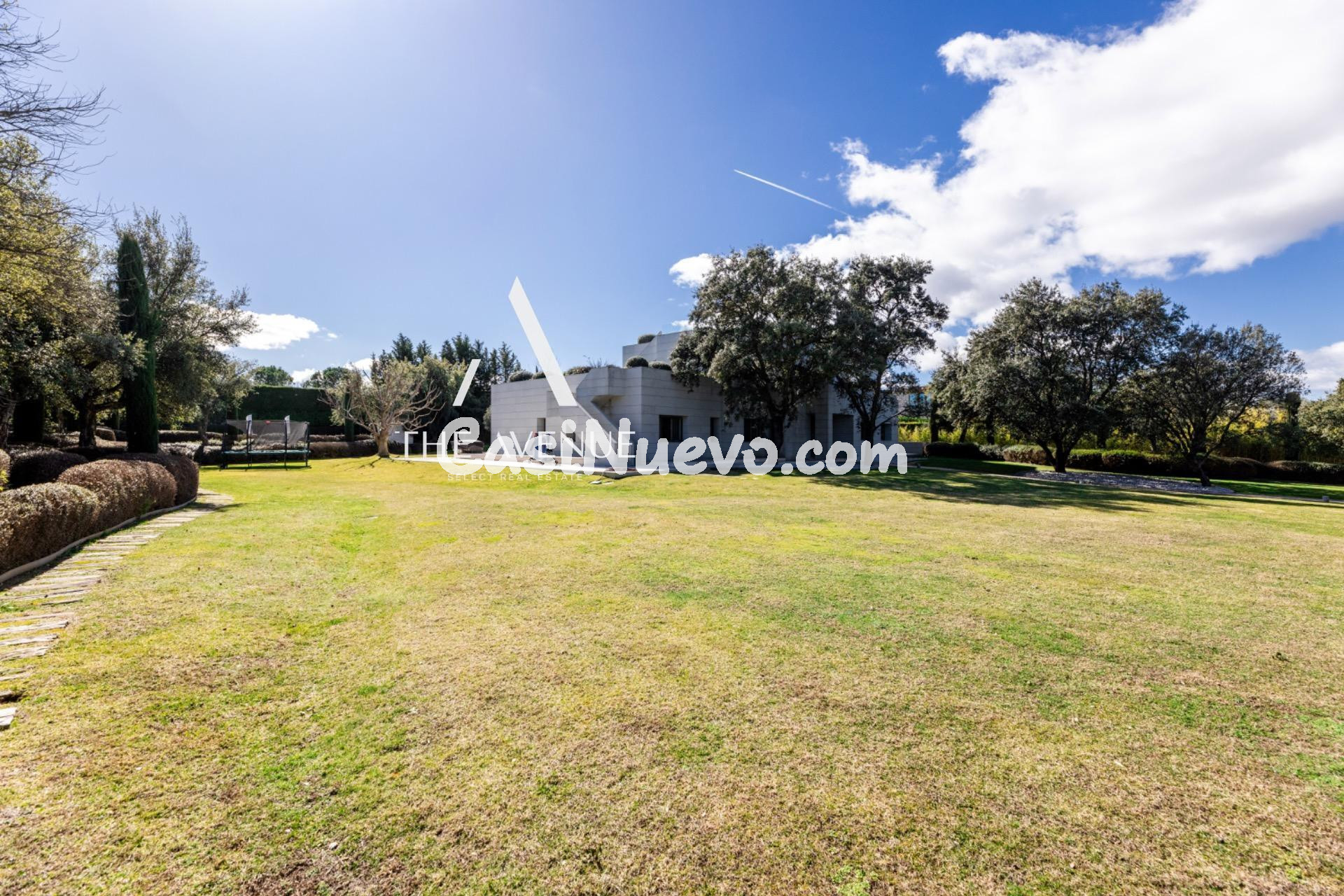 Exclusiva villa con ascensor, parcela paisajística y doble p - foto 7