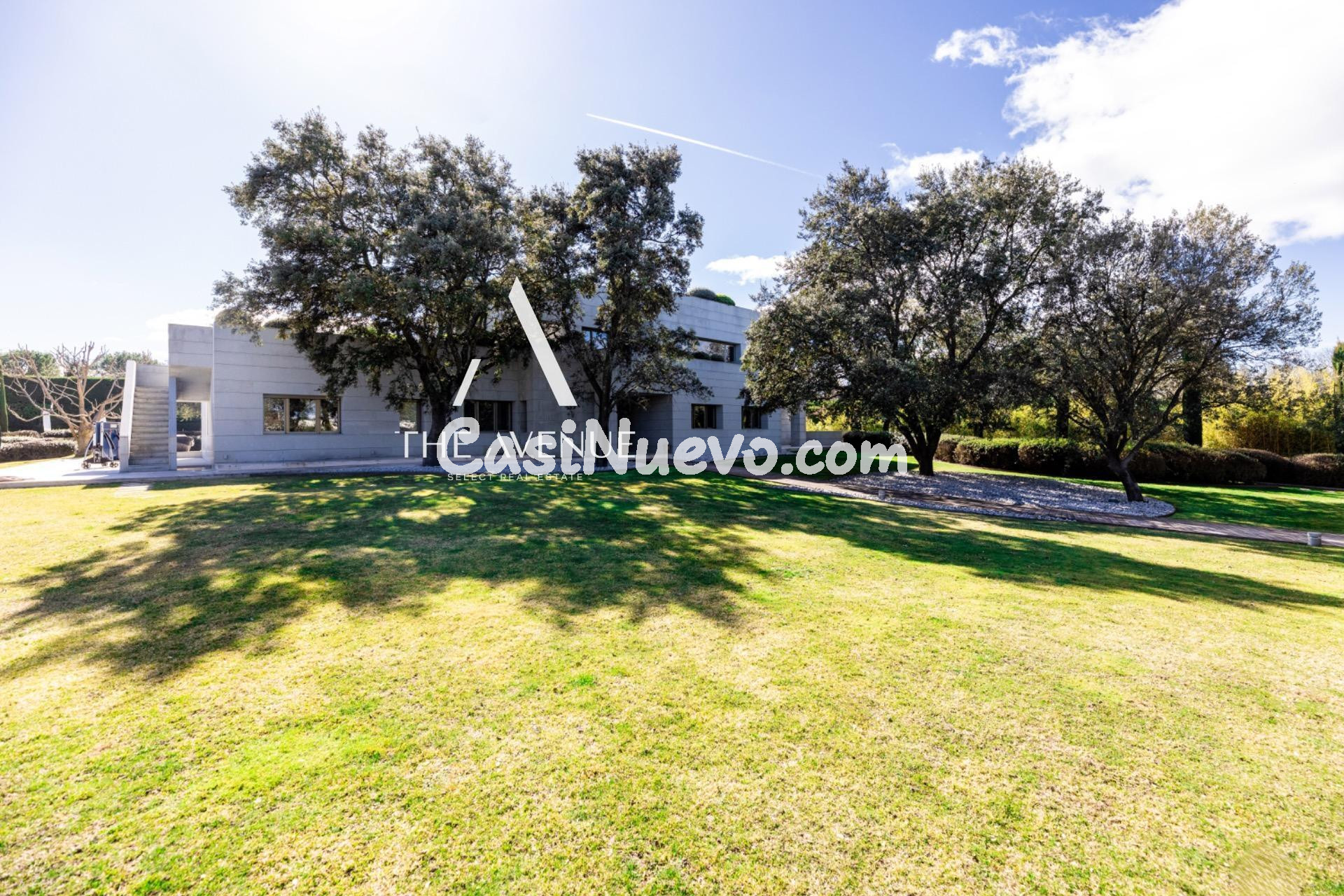 Exclusiva villa con ascensor, parcela paisajística y doble p - foto 8