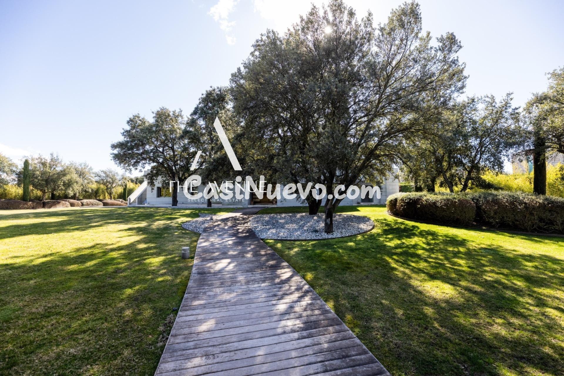 Exclusiva villa con ascensor, parcela paisajística y doble p - foto 9