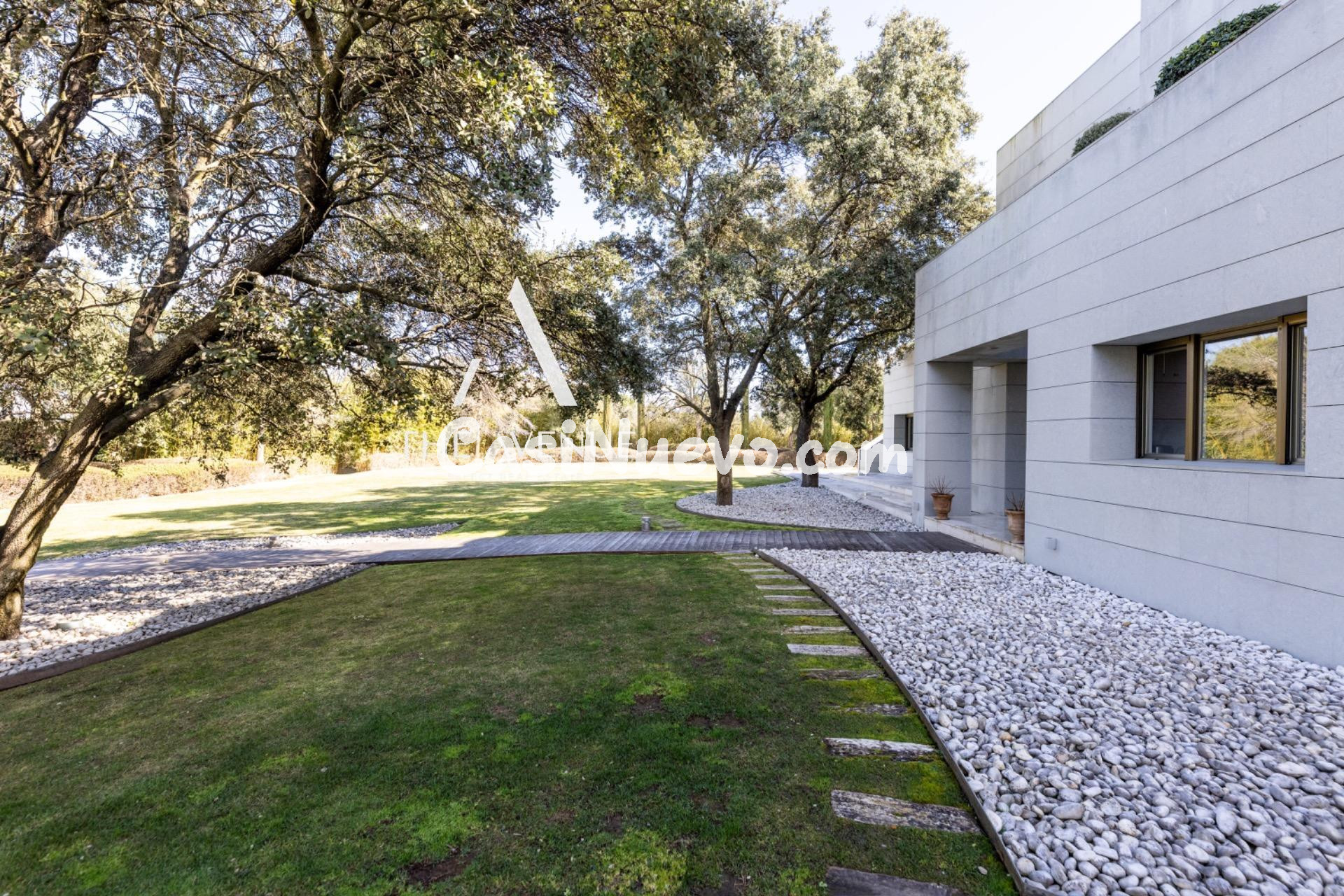 Exclusiva villa con ascensor, parcela paisajística y doble p - foto 11