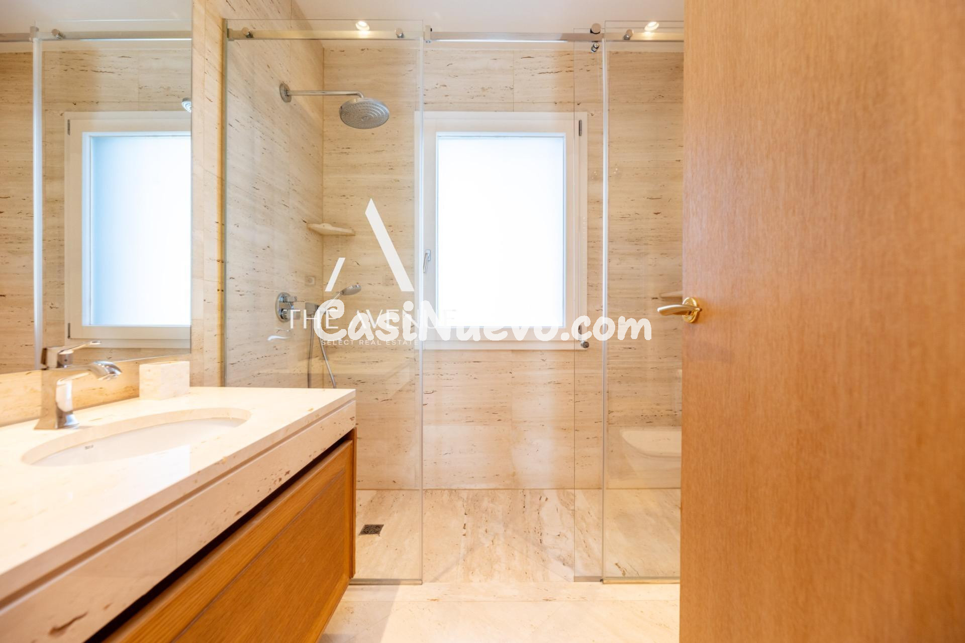 Exclusiva villa con ascensor, parcela paisajística y doble p - foto 43