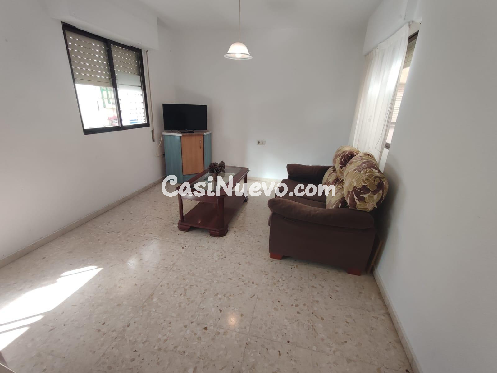 Amplitud y Confort en el Corazón de Orihuela: 125m2 para cre - foto 4