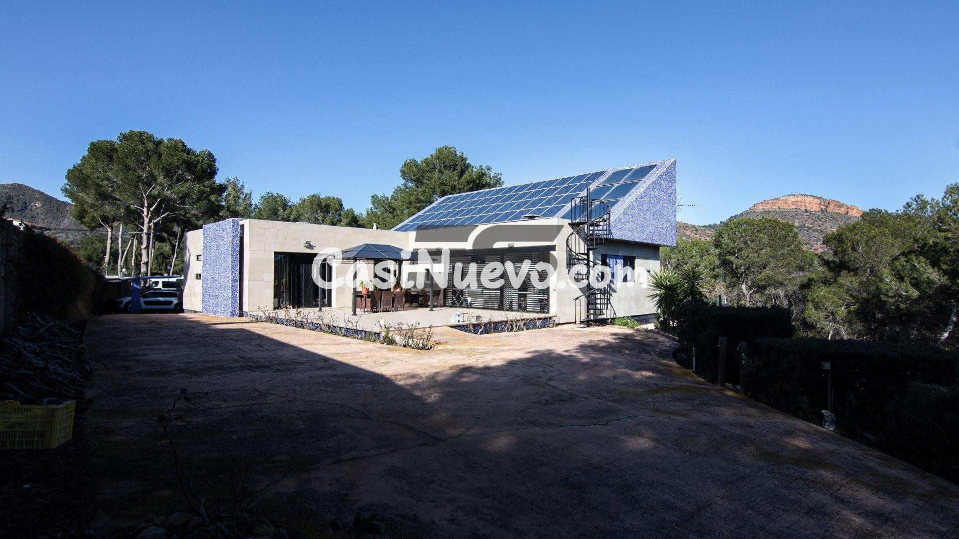 Exclusivo chalet en plena naturaleza con piscina, gran terre