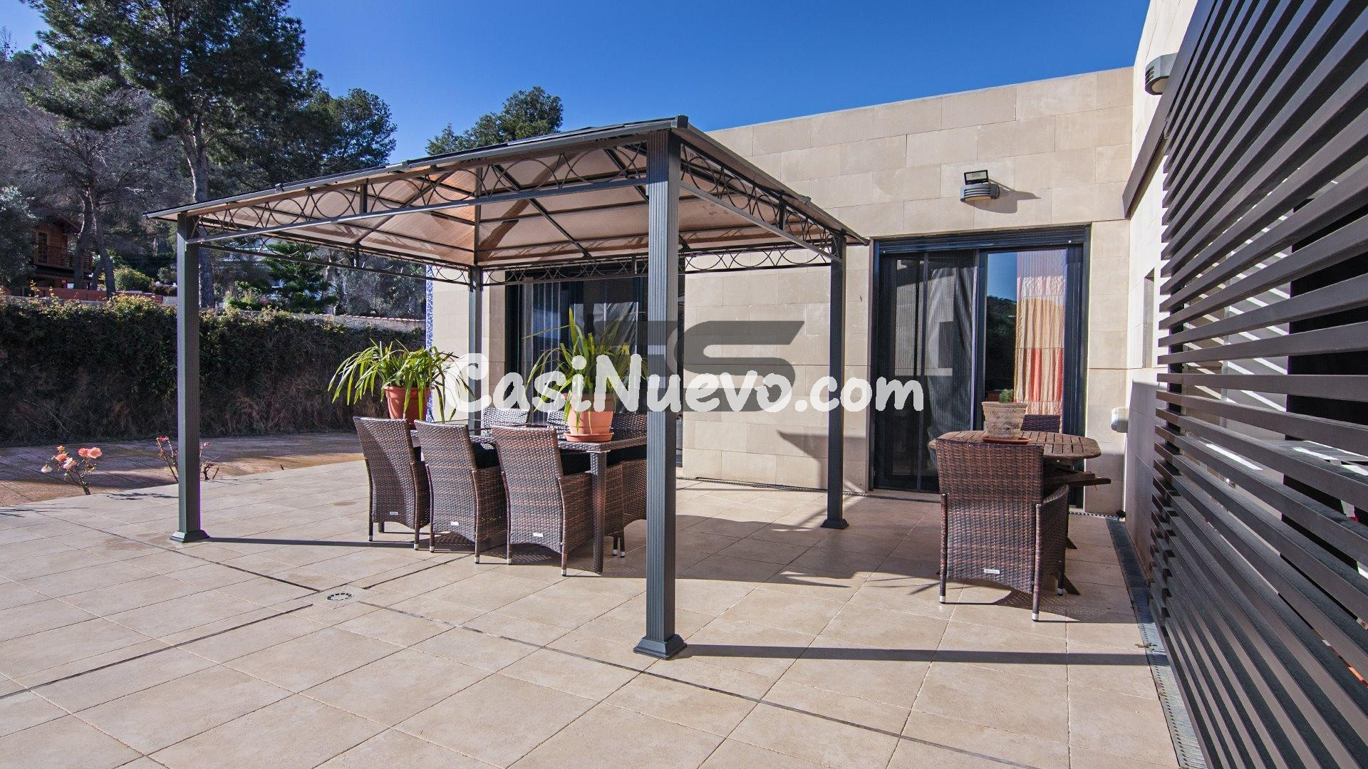 Exclusivo chalet en plena naturaleza con piscina, gran terre - foto 5