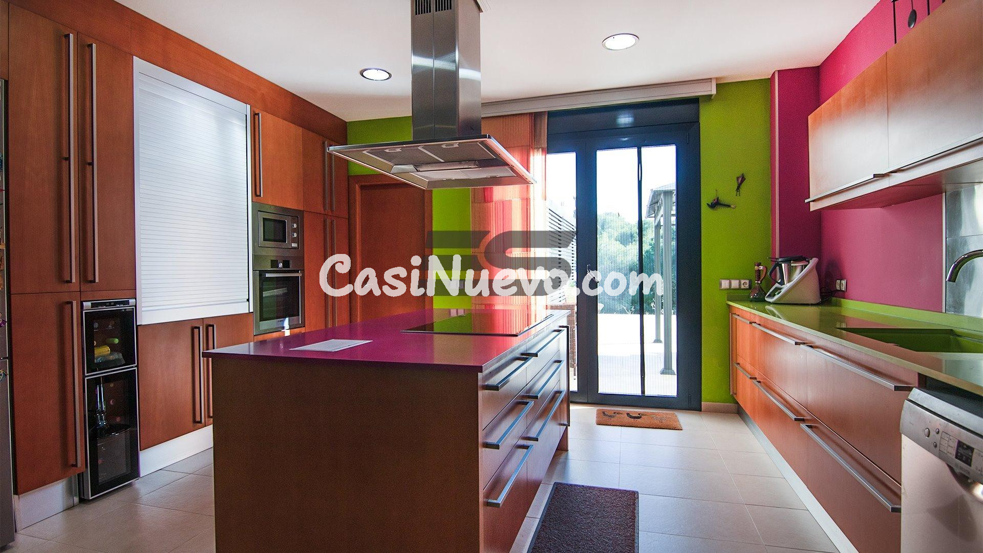 Exclusivo chalet en plena naturaleza con piscina, gran terre - foto 7