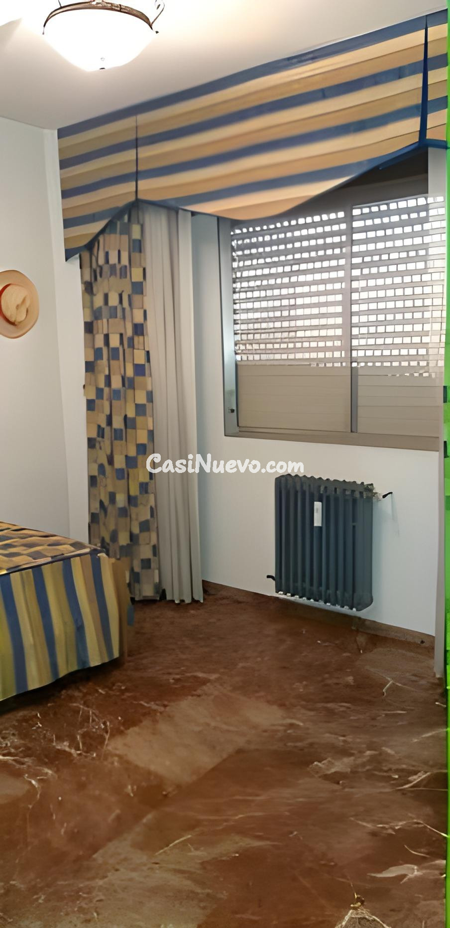 Amplio piso de 4 dormitorios con calefacción central en Cent - foto 7