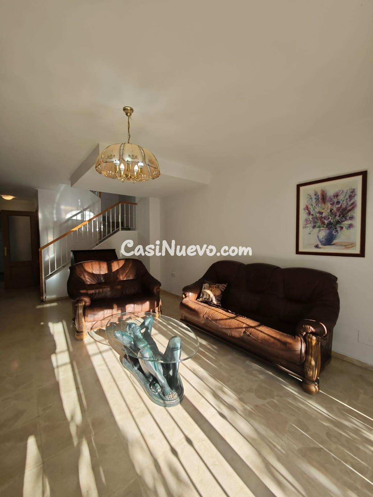 EN VENTA CHALET PAREADO DE ESQUINA EN VIÑA MALAGA!! - foto 2