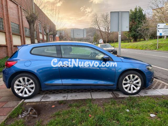 VOLKSWAGEN - Scirocco - 2.0 TDI 140CV DPF DSG - foto 19