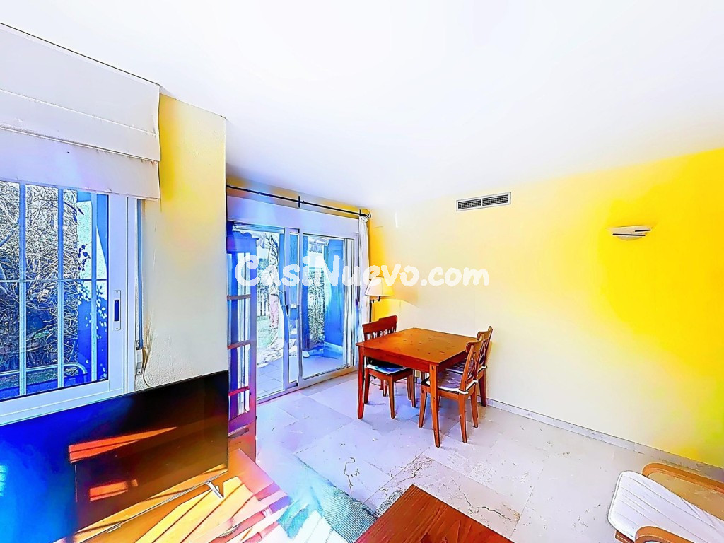 Primera línea de playa con jardín privado y acceso directo a - foto 7