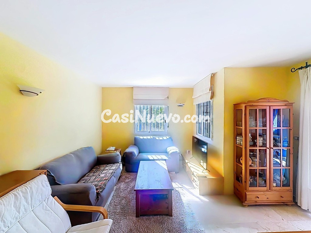 Primera línea de playa con jardín privado y acceso directo a - foto 10