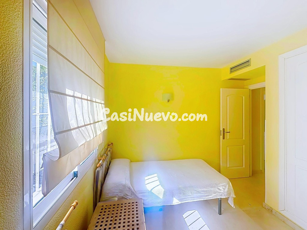 Primera línea de playa con jardín privado y acceso directo a - foto 22