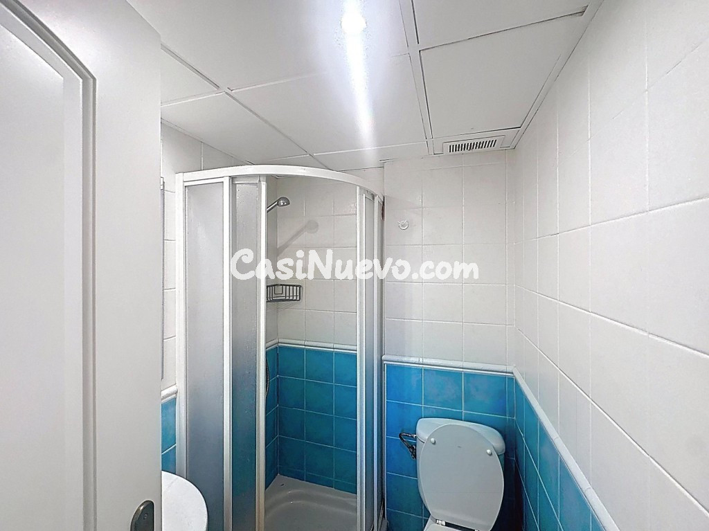 Primera línea de playa con jardín privado y acceso directo a - foto 24