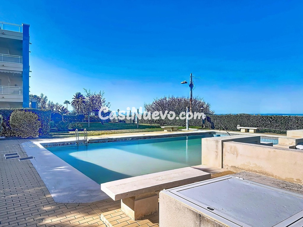 Primera línea de playa con jardín privado y acceso directo a - foto 26