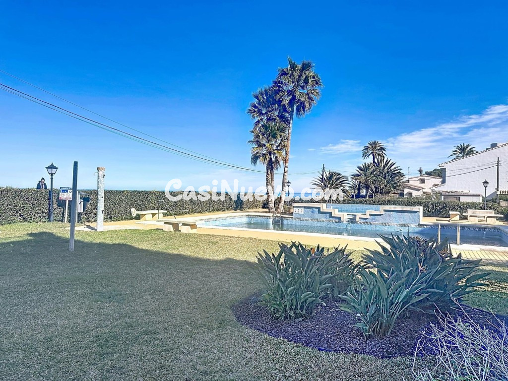 Primera línea de playa con jardín privado y acceso directo a - foto 27