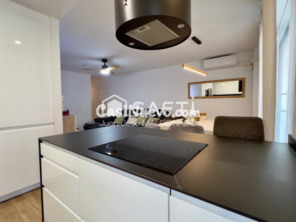 Piso de diseño a 400m del puerto: Ascensor, terraza y confor - foto 7