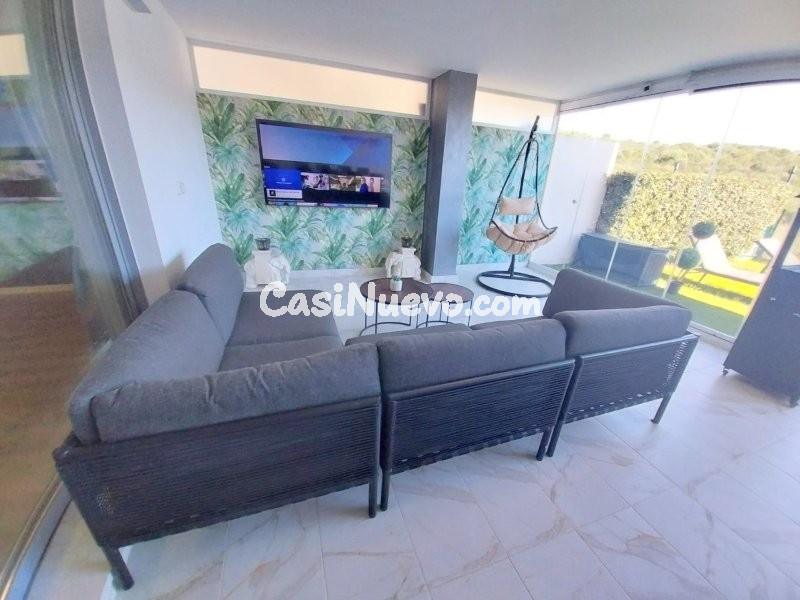 EXCLUSIVO BAJO RENOVADO Y AMUEBLADO CON GRAN JARDÍN PRIVADO  - foto 3