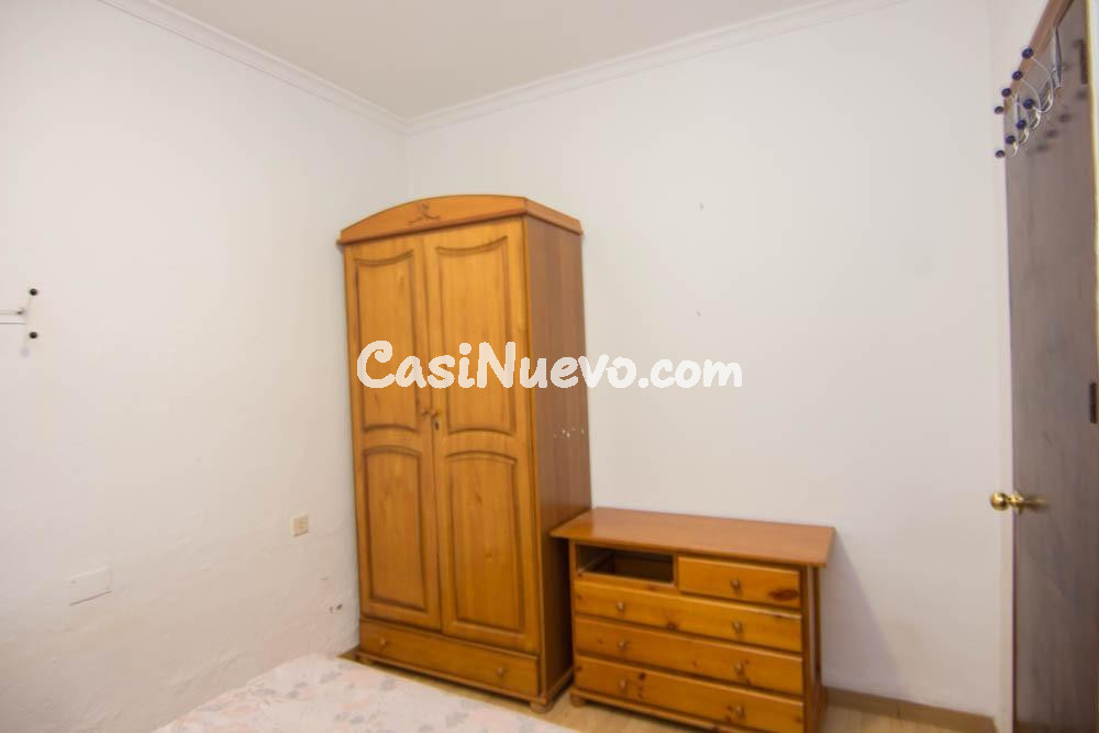 Casa familiar en Guadalcacín, dos plantas con terraza y gran - foto 9