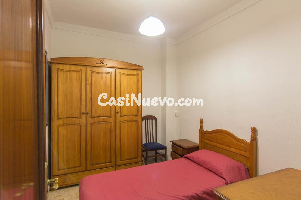 Casa familiar en Guadalcacín, dos plantas con terraza y gran - foto 10