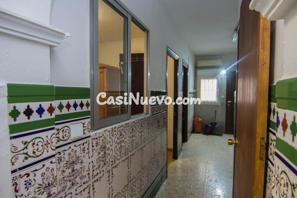 Casa familiar en Guadalcacín, dos plantas con terraza y gran - foto 14