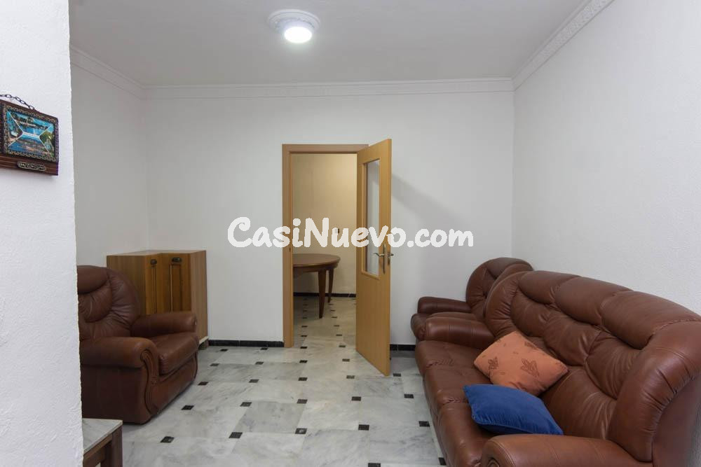 Casa familiar en Guadalcacín, dos plantas con terraza y gran - foto 18