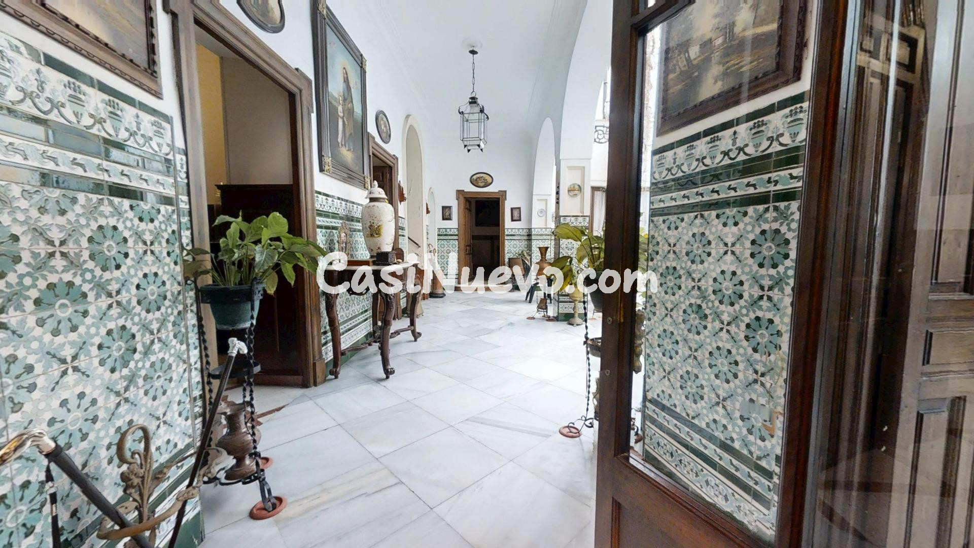 Casa señorial en pleno centro de Jerez con muebles de gran v - foto 2