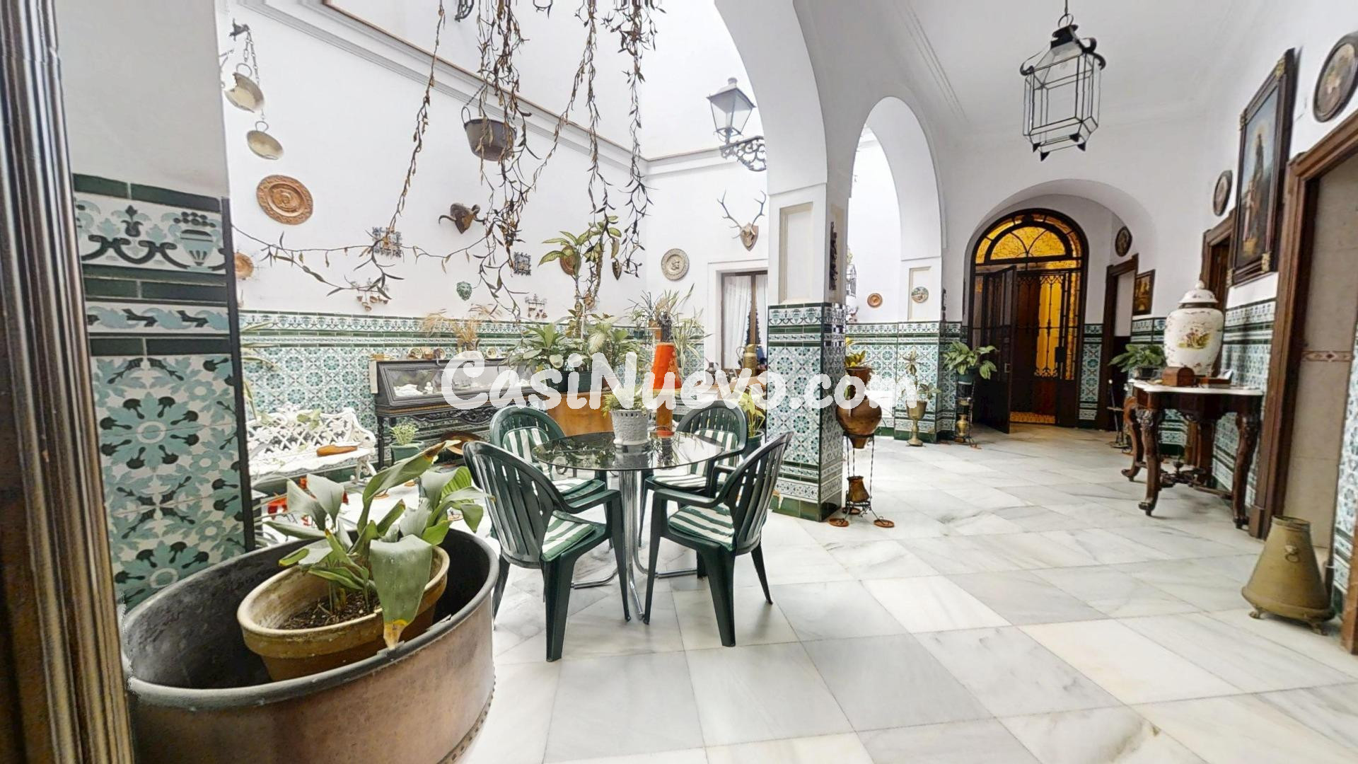 Casa señorial en pleno centro de Jerez con muebles de gran v - foto 3