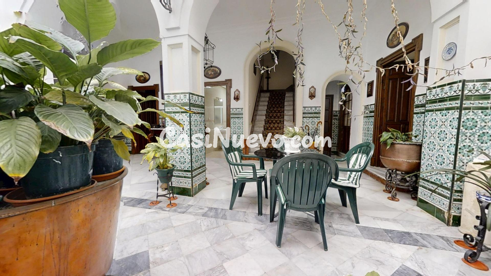 Casa señorial en pleno centro de Jerez con muebles de gran v - foto 4