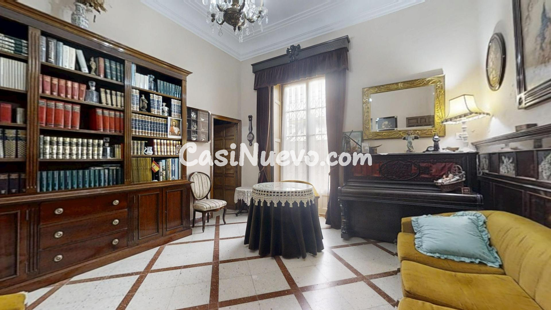 Casa señorial en pleno centro de Jerez con muebles de gran v - foto 7