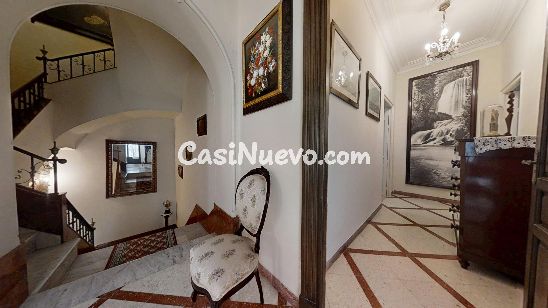 Casa señorial en pleno centro de Jerez con muebles de gran v - foto 16