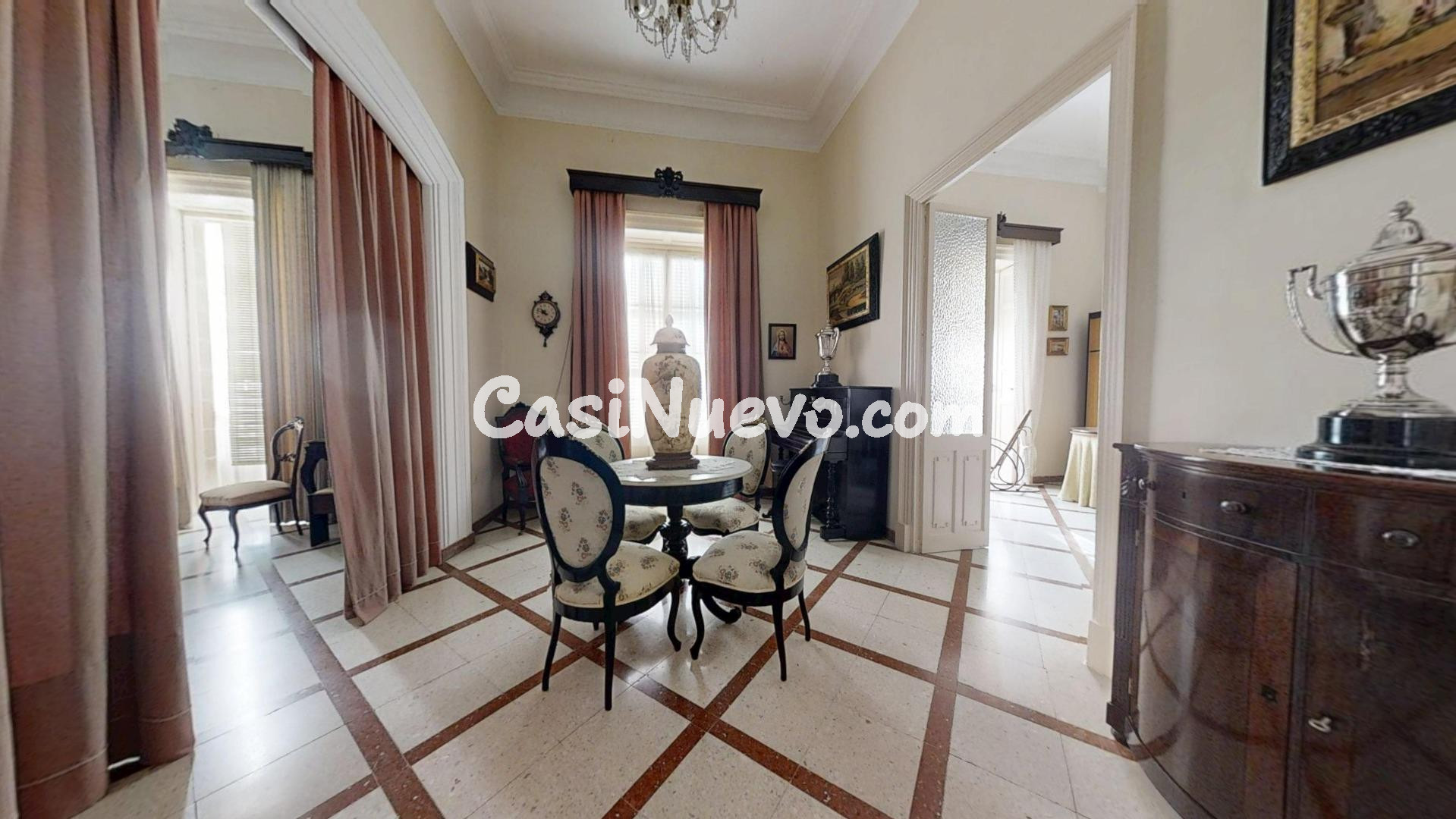 Casa señorial en pleno centro de Jerez con muebles de gran v - foto 20