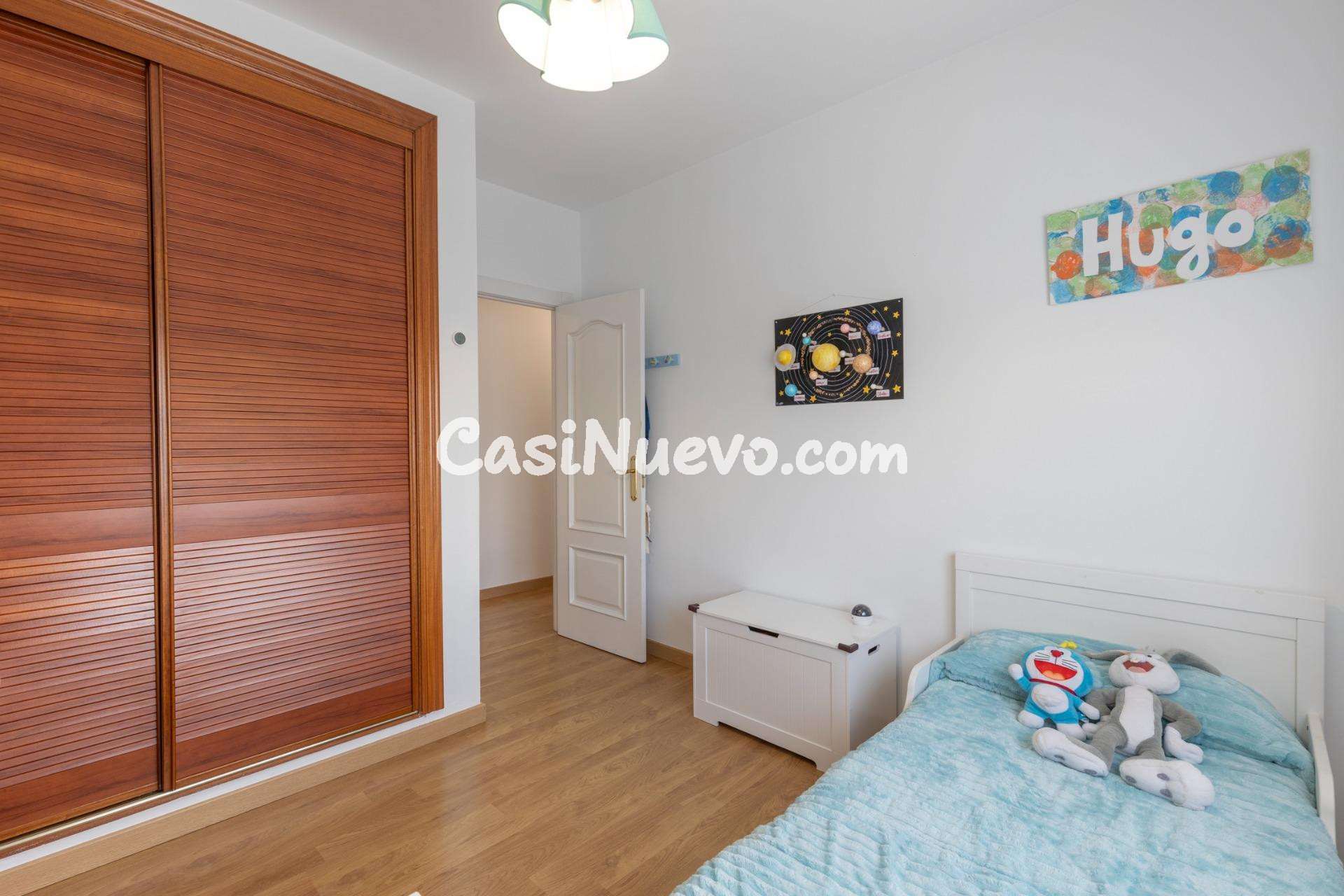 Chalet con gran patio, chimenea y distribución independiente - foto 21