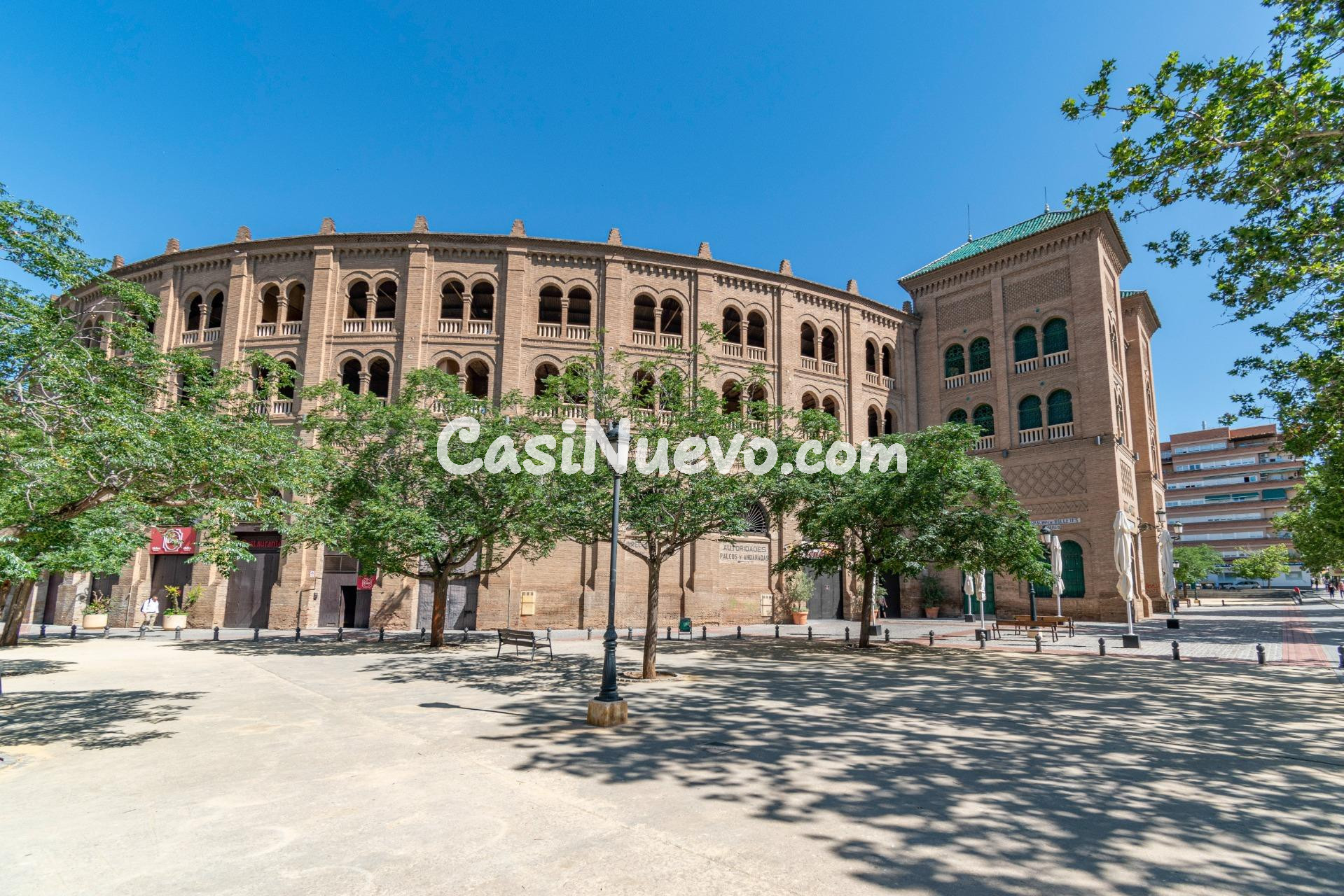 Oportunidad Única para Inversores y Familias junto Plaza de Toros