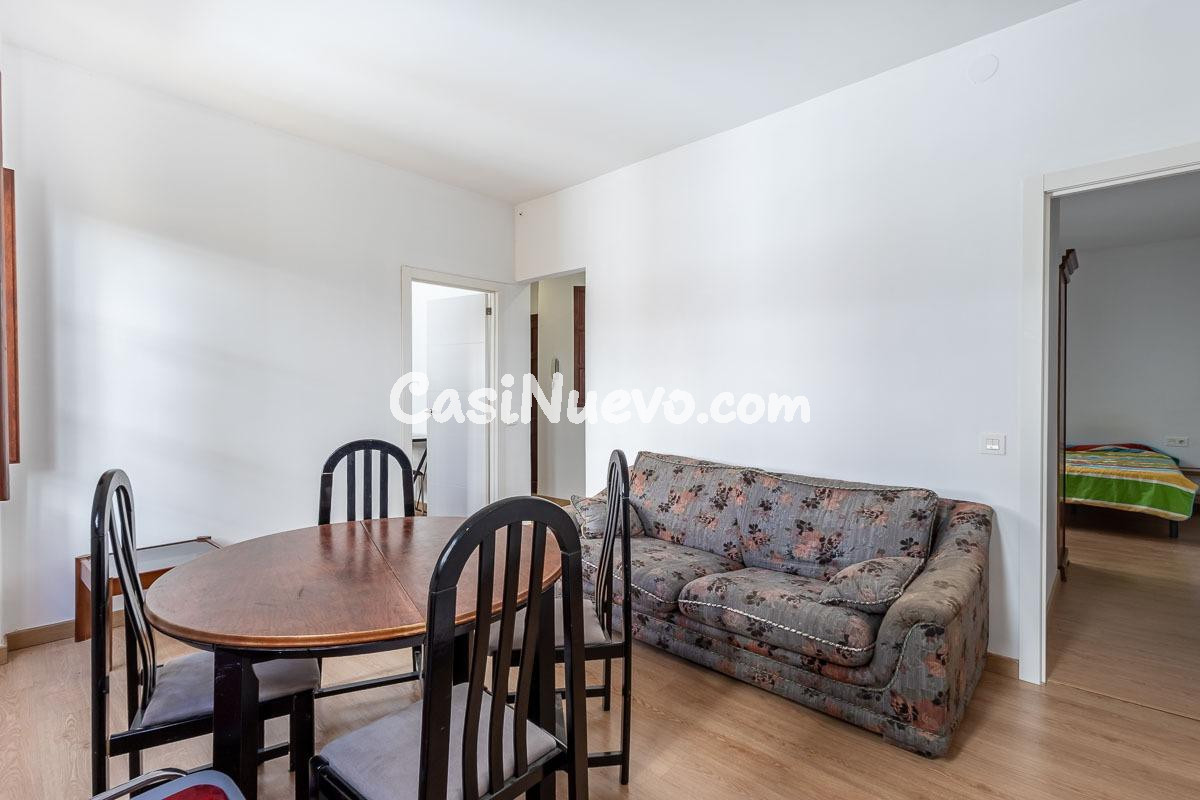 Realejo. Se vende piso con 2 dormitorios, 2 baños, salón y c - foto 3