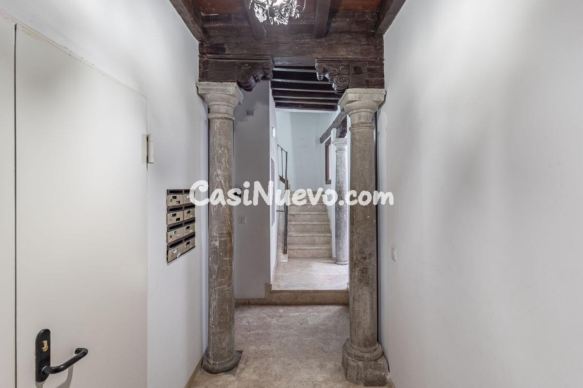 Realejo. Se vende piso con 2 dormitorios, 2 baños, salón y c - foto 17