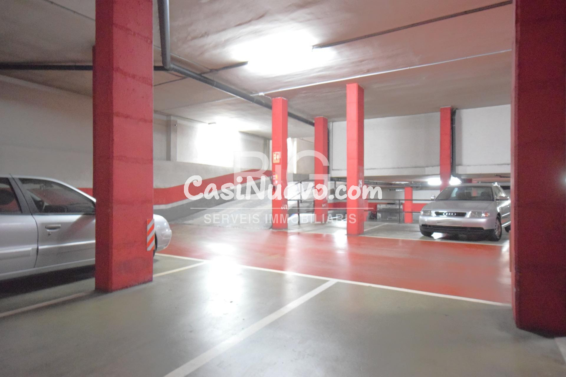 Piso alto con 4 habitaciones y 2 plazas de parking - foto 23