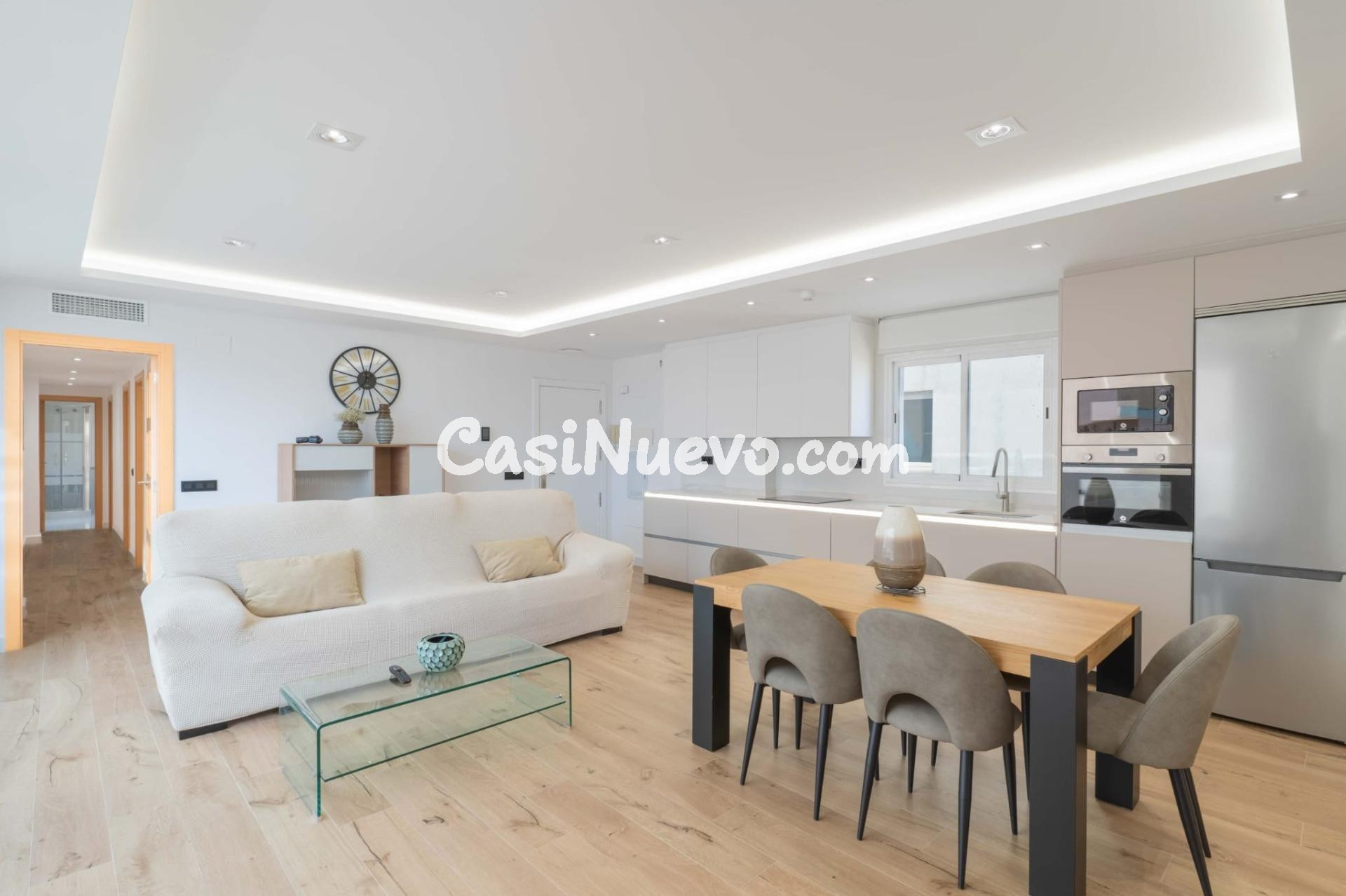 EXCLUSIVO ÁTICO REFORMADO AL LADO DEL PUERTO