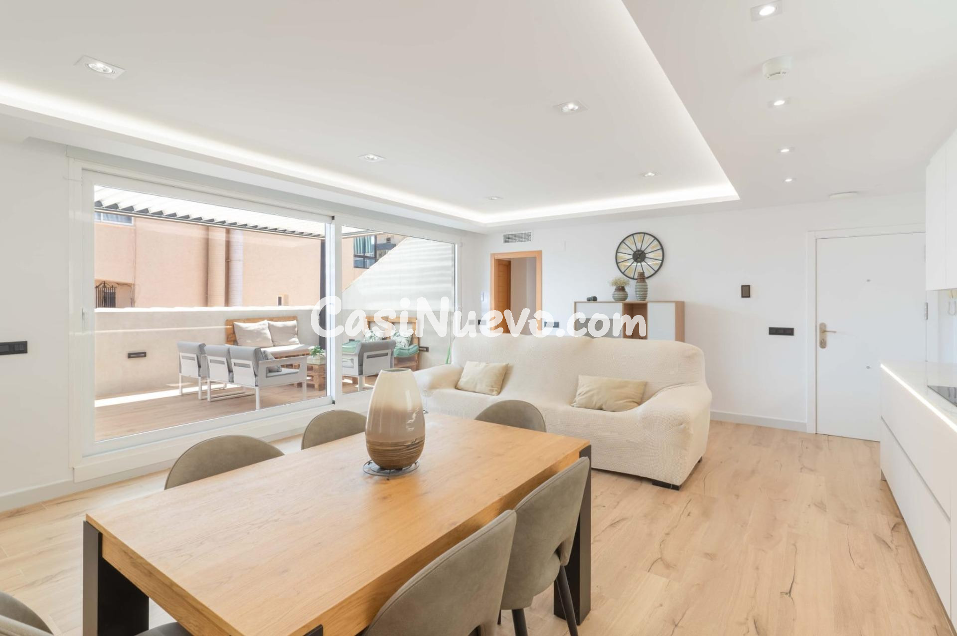 EXCLUSIVO ÁTICO REFORMADO AL LADO DEL PUERTO - foto 3