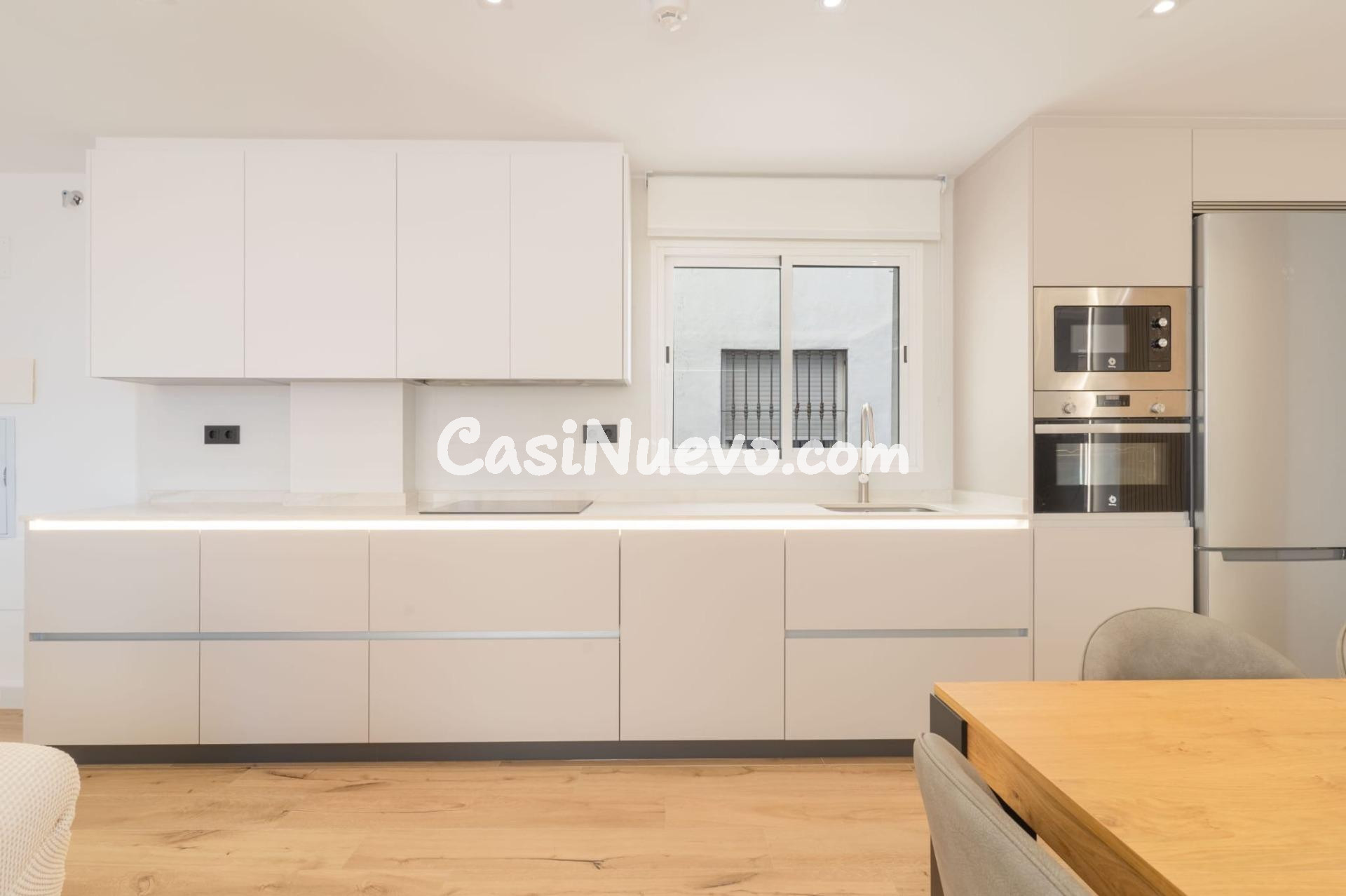 EXCLUSIVO ÁTICO REFORMADO AL LADO DEL PUERTO - foto 8