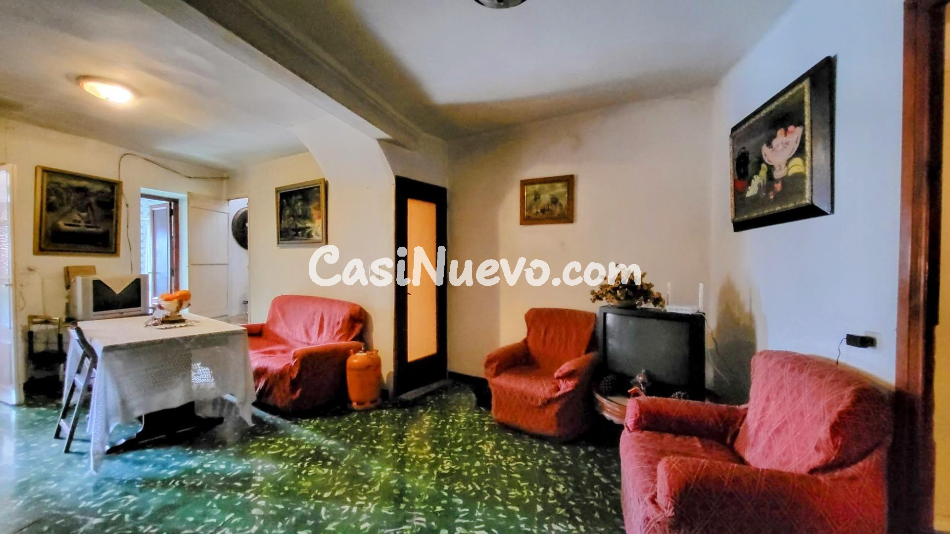Casa de pueblo con local comercial, garaje y espectaculares  - foto 4