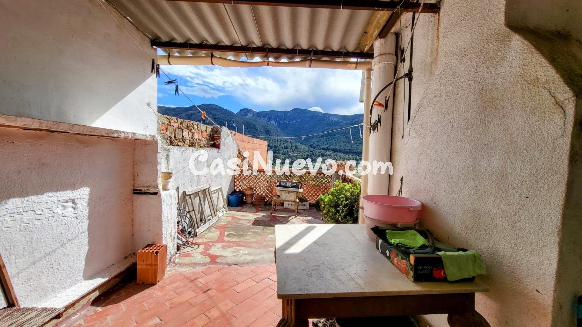 Casa de pueblo con local comercial, garaje y espectaculares  - foto 9