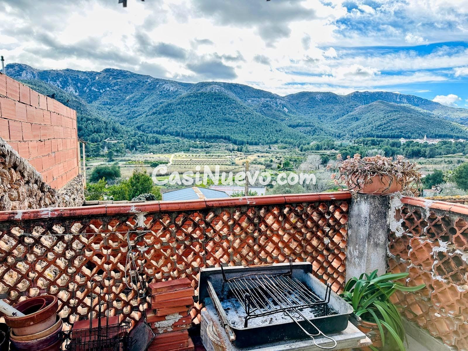 Casa de pueblo con local comercial, garaje y espectaculares  - foto 10