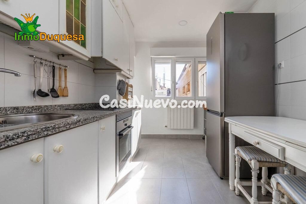 Piso en última planta (ÁTICO) de 4 dorm. junto a Constitució - foto 3