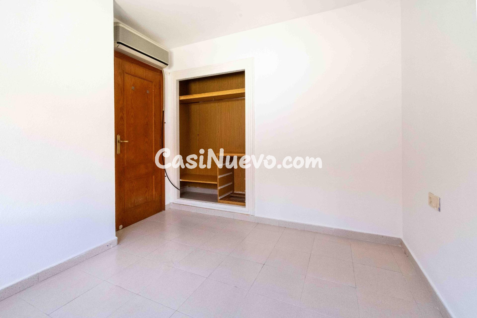 Chalet adosado de 3 dormitorios, solarium y piscina a 600m d - foto 15