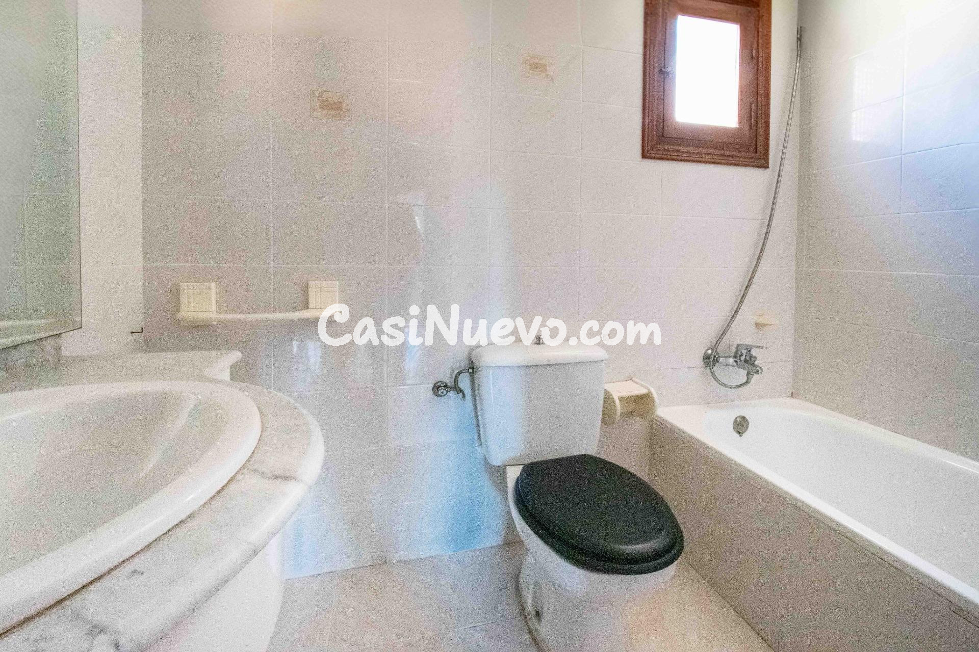 Chalet adosado de 3 dormitorios, solarium y piscina a 600m d - foto 16