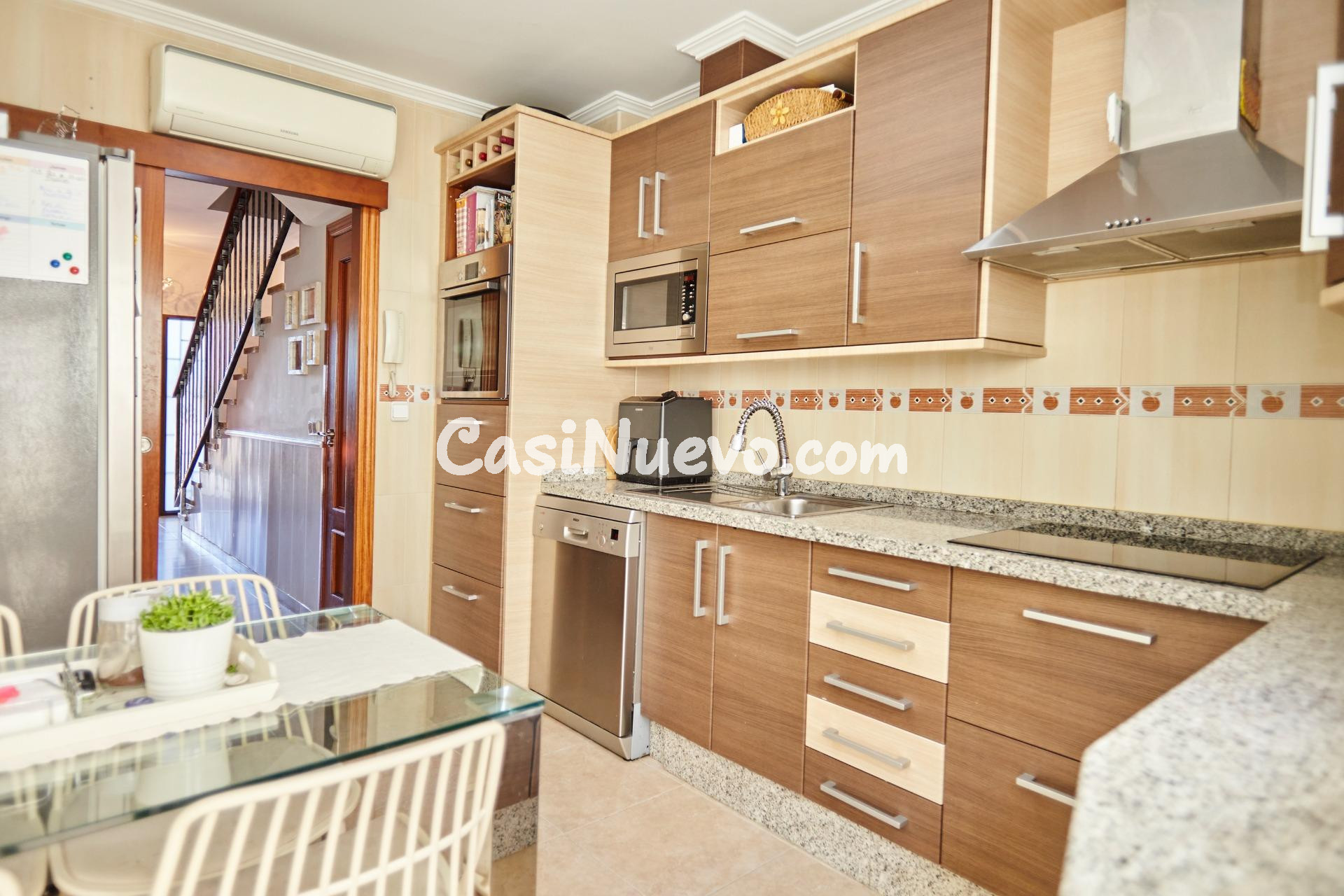 ENCANTADOR ADOSADO AMUEBLADO Y EQUIPADO EN MENGIBAR - foto 16