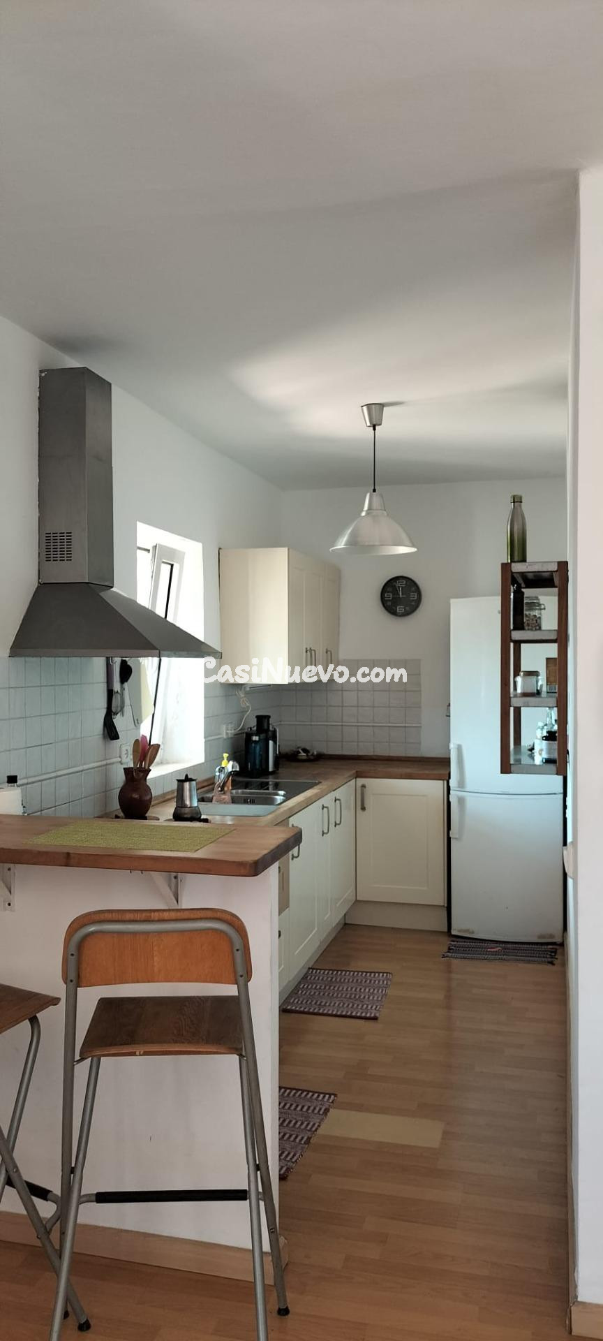 Atico amueblado con amplia terraza de alquiler en Marzo y Ab