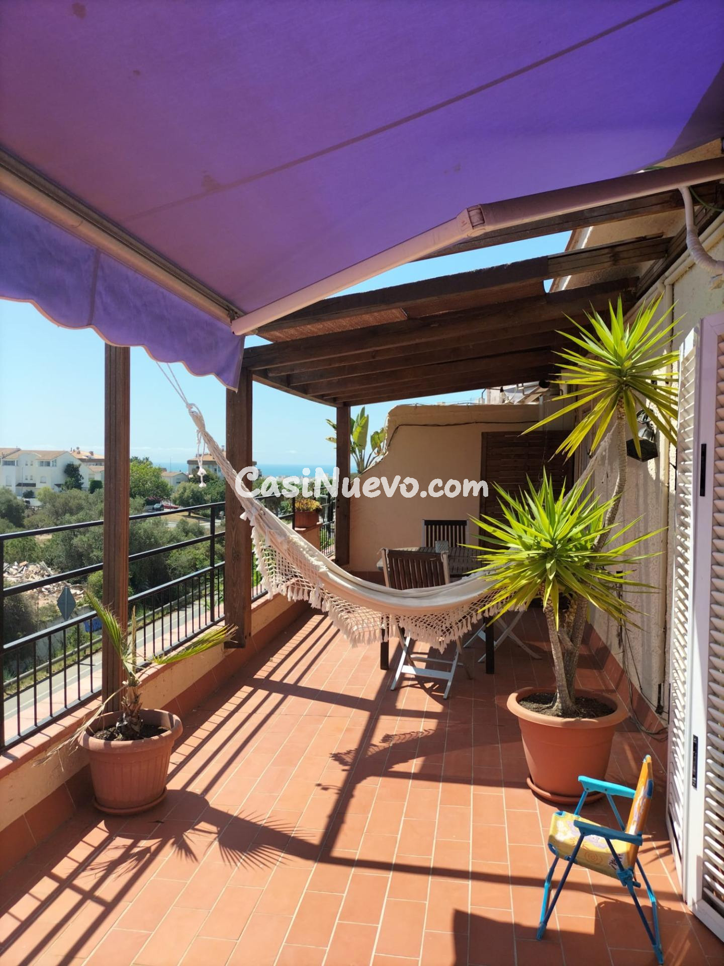 Atico amueblado con amplia terraza de alquiler en Marzo y Ab - foto 3