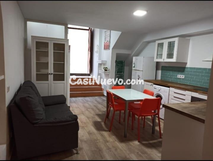 SE ALQUILA SOLO POR TEMPORADA LOFT CON ENCANTO EN EL CASCO A - foto 2