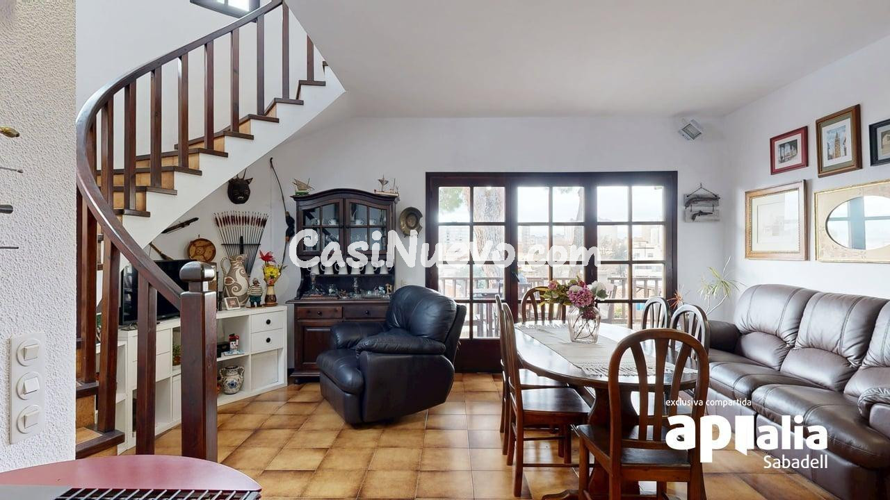 CASA CON GARAJE Y JARDÍN!!! - foto 15